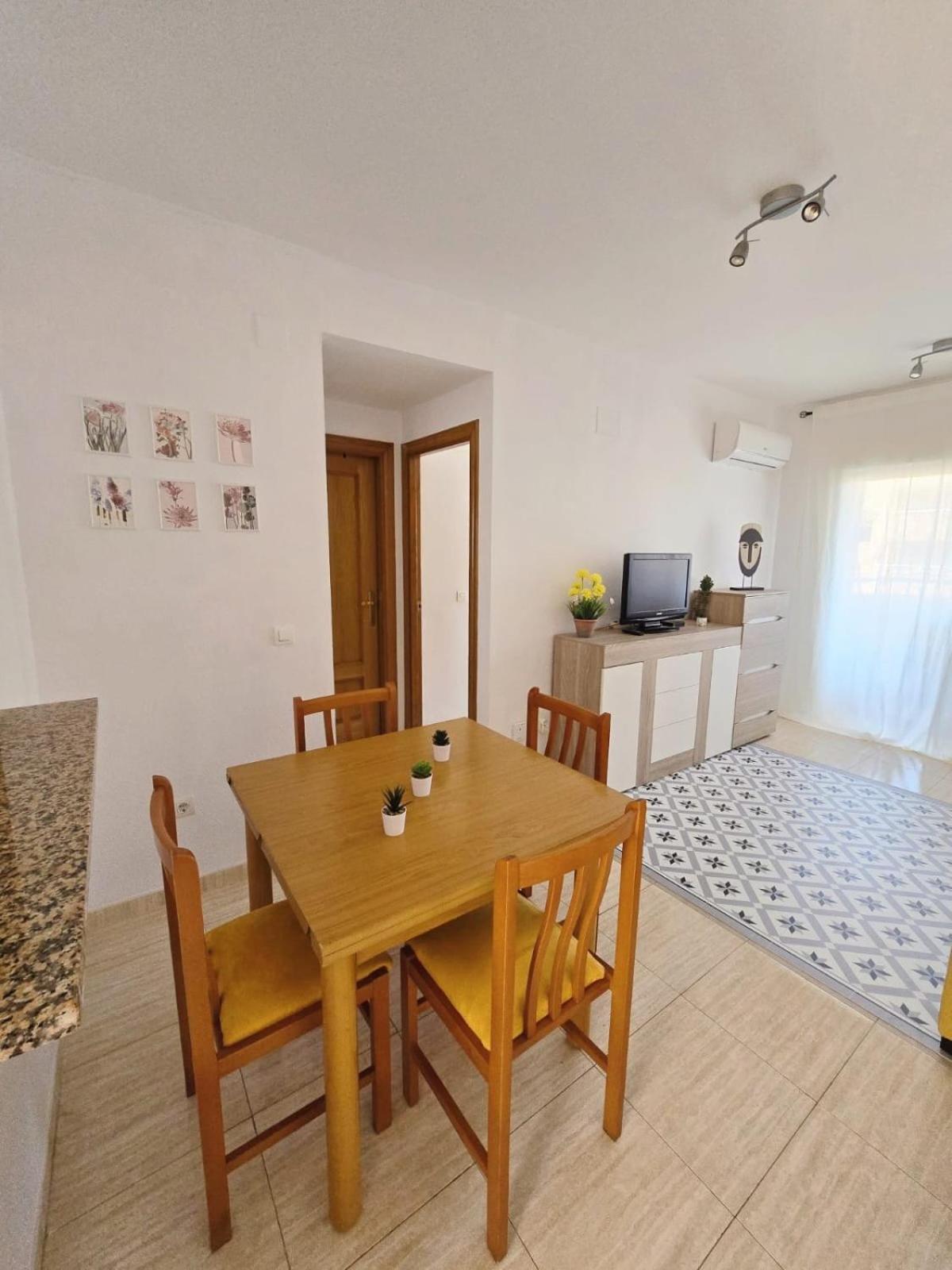 Apartamentos D&D Vistamar 1 Linea กัสเตญองเดลาปลานา ภายนอก รูปภาพ